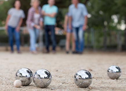 La pétanque, tu pointes ou tu tires ?