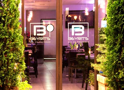 Restaurant libanais sur la place des Prêcheurs