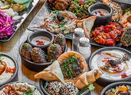 Cuisine de Palestine, proche de la cuisine libanaise.