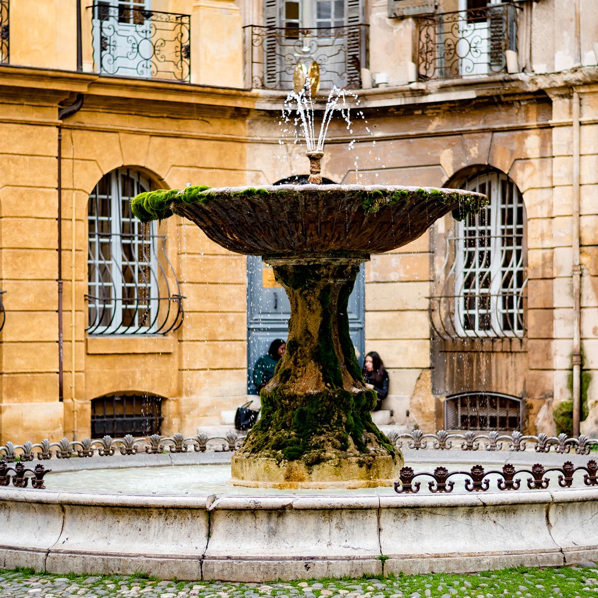 Fontaine Place d'Albertas